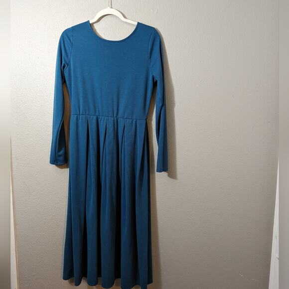 Fantastic Fawn Pleated Midi Dress - Picture 2 of 3